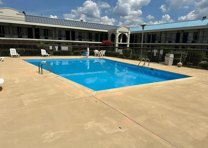 Days Inn By Wyndham Emporia