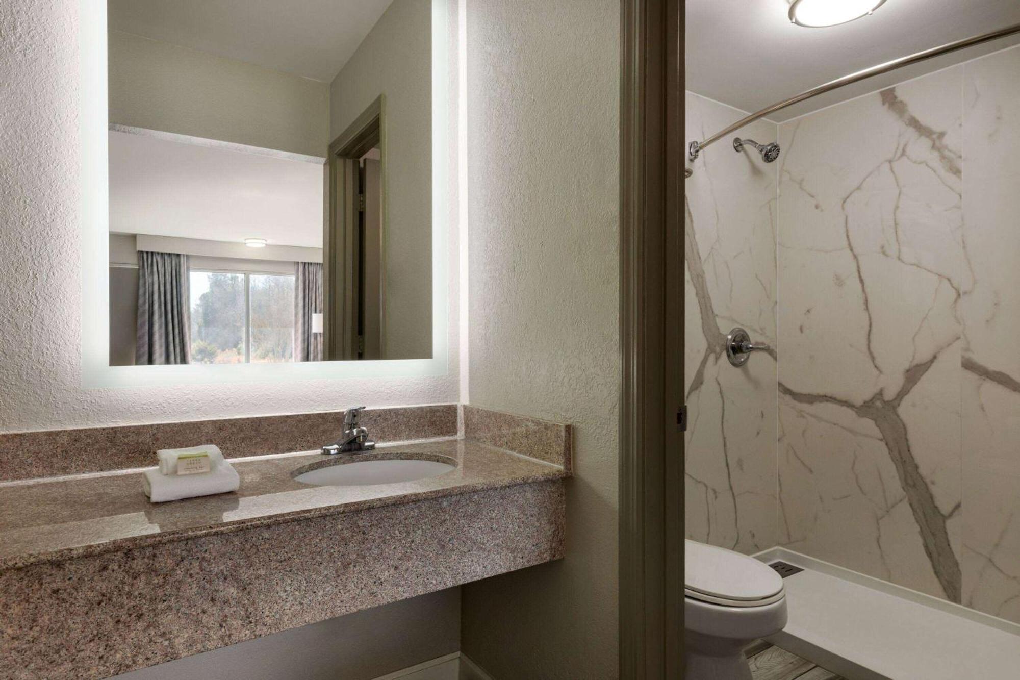 Motel Days By Wyndham Emporia